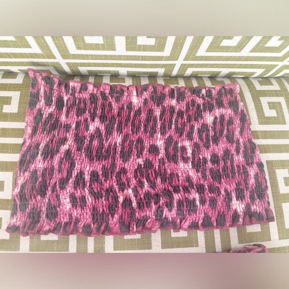 NEW! Zenana Womens smocked Top and Shorts Set Cranberry Leopard S - Picture 6 of 10